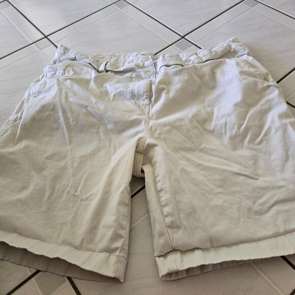 Vineyard Vines 9" Everyday Bermuda Shorts Khaki 16 - Picture 2 of 5